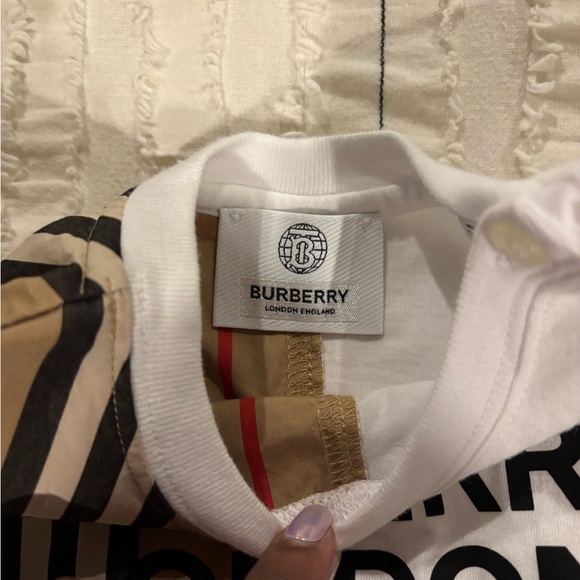Authentic Burberry Kids Jumpsuit Size 9 months - Picture 2 of 6